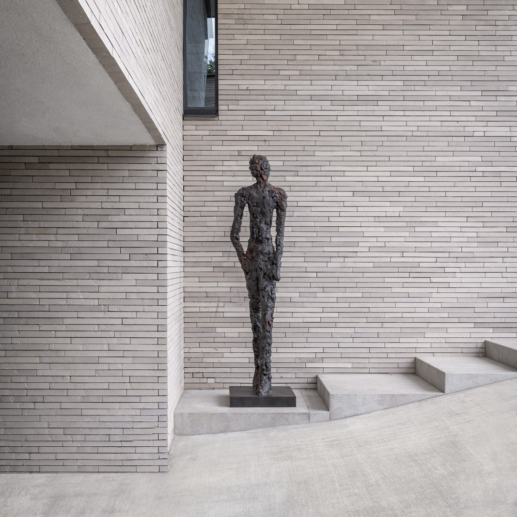 TALK Bronzeskulptur by Ann Vrielinck