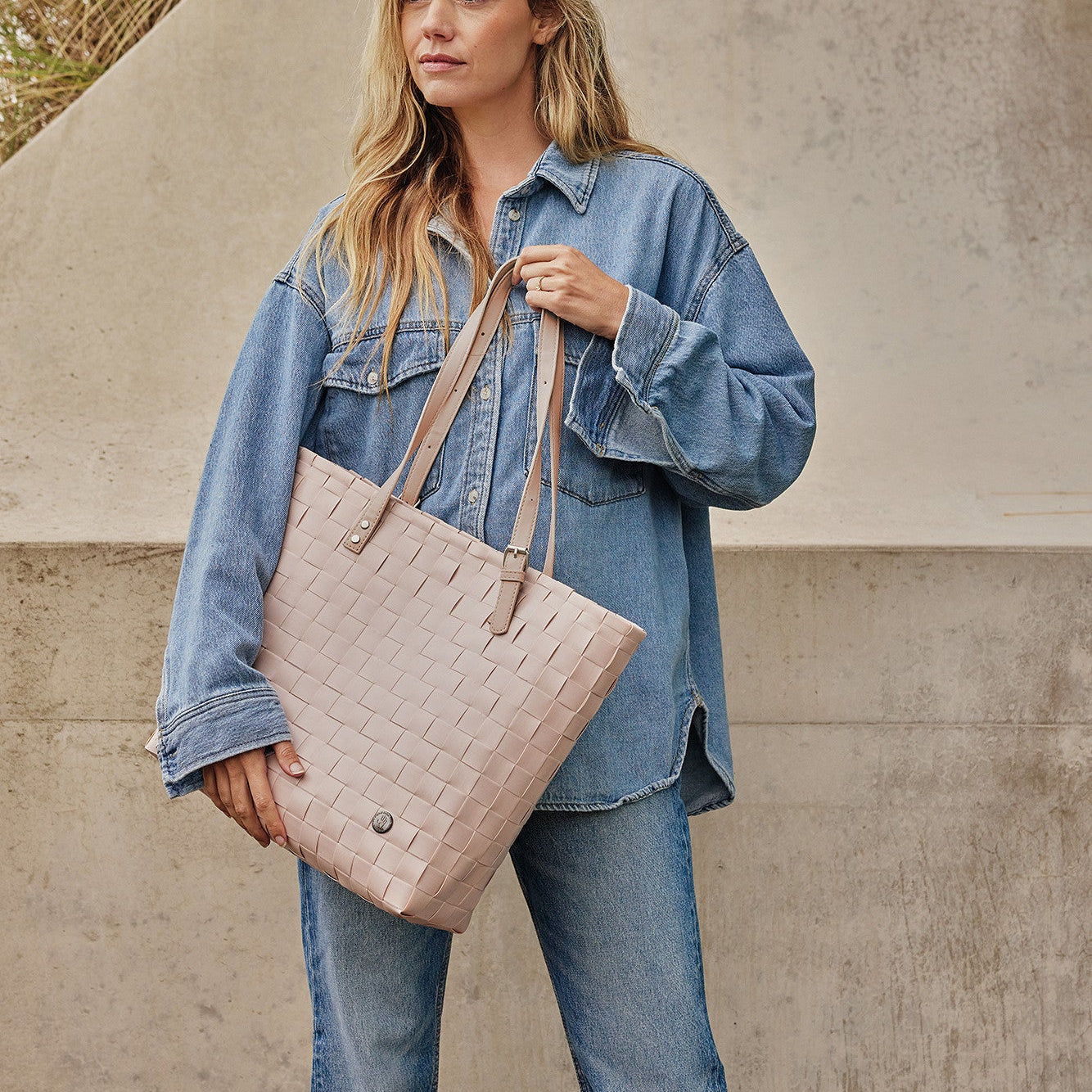 Olivia – Handtasche S mit breitem Riemen PU-Henkeln und Innentasche