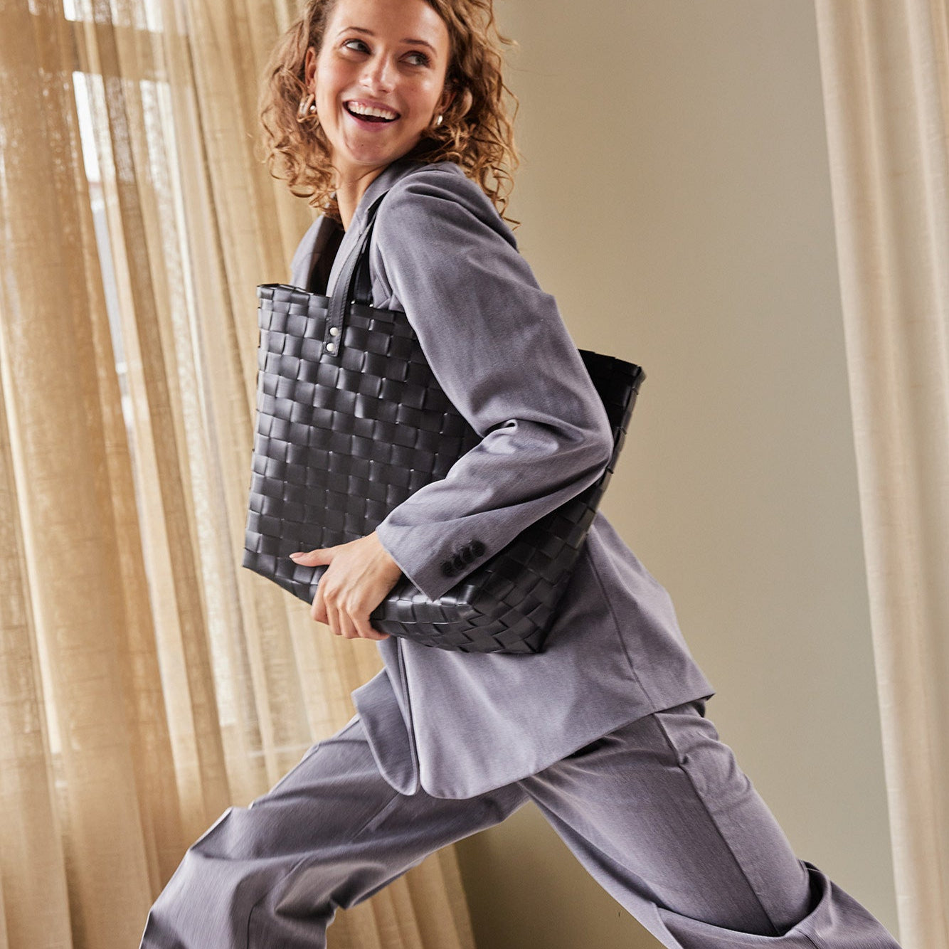 Olivia – Handtasche S mit breitem Riemen PU-Henkeln und Innentasche