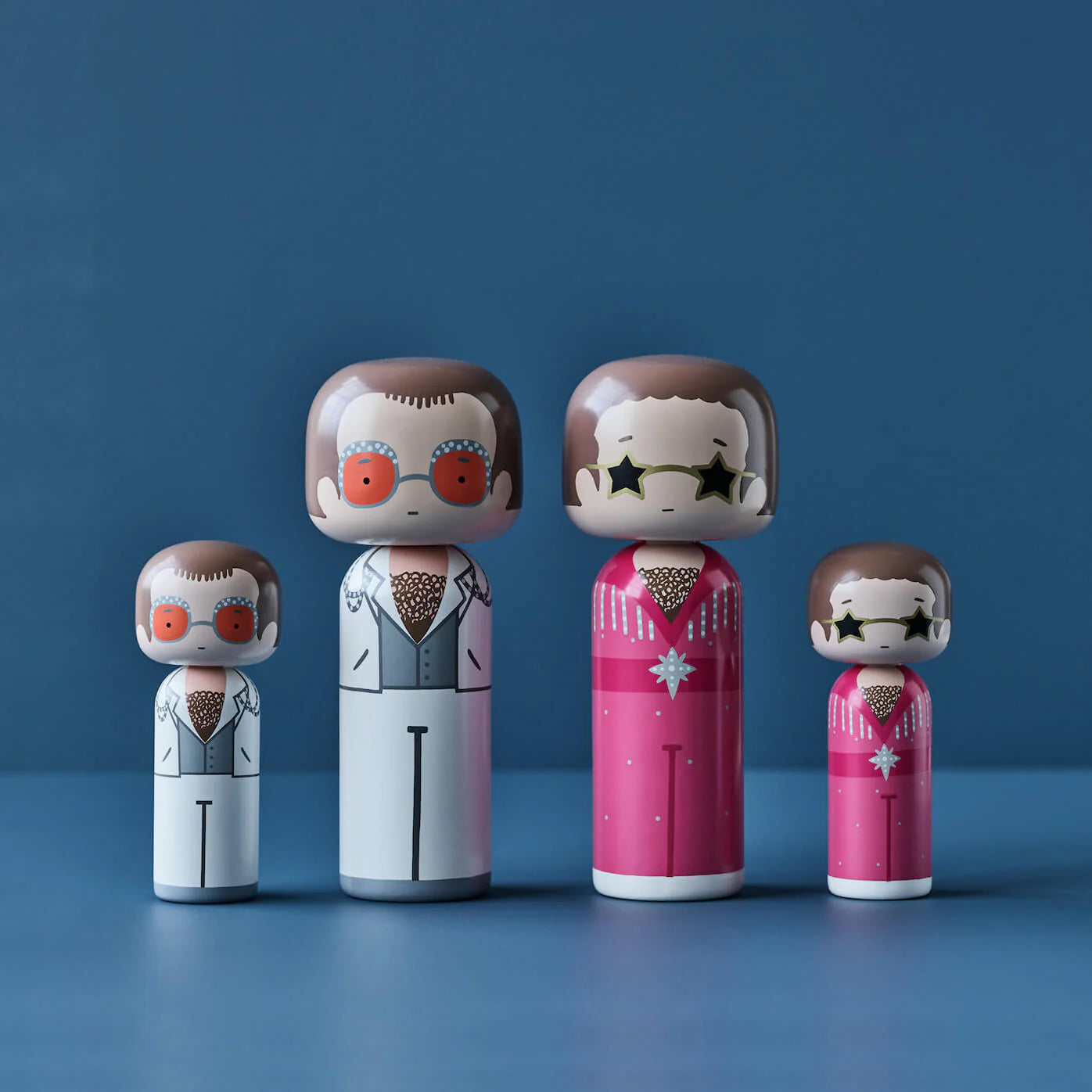 Kokeshi-Puppe aus Holz - Elton Rosa Outfit