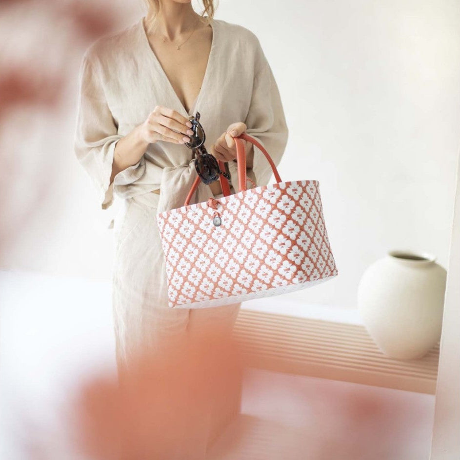 Mini Motif Bag – Handtasche S mit kurzem PU-Griff und weißem Muster