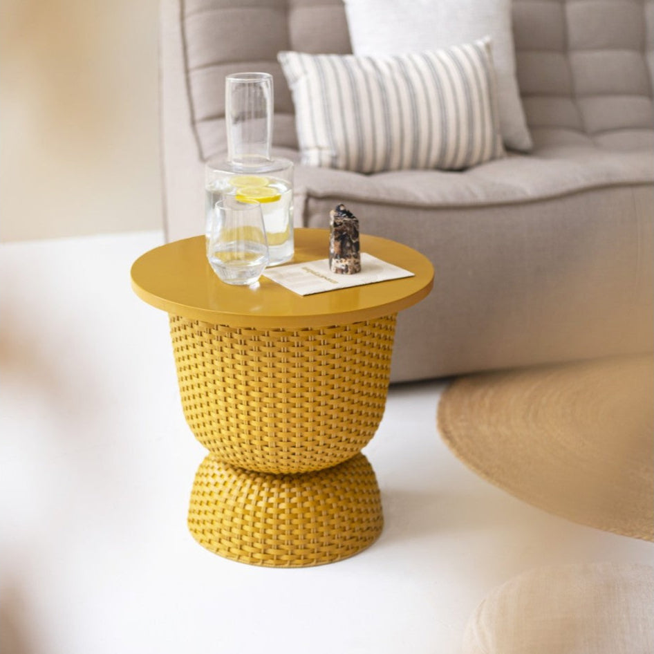 Twist Table – Beistelltisch mit Stauraum und Holzplatte