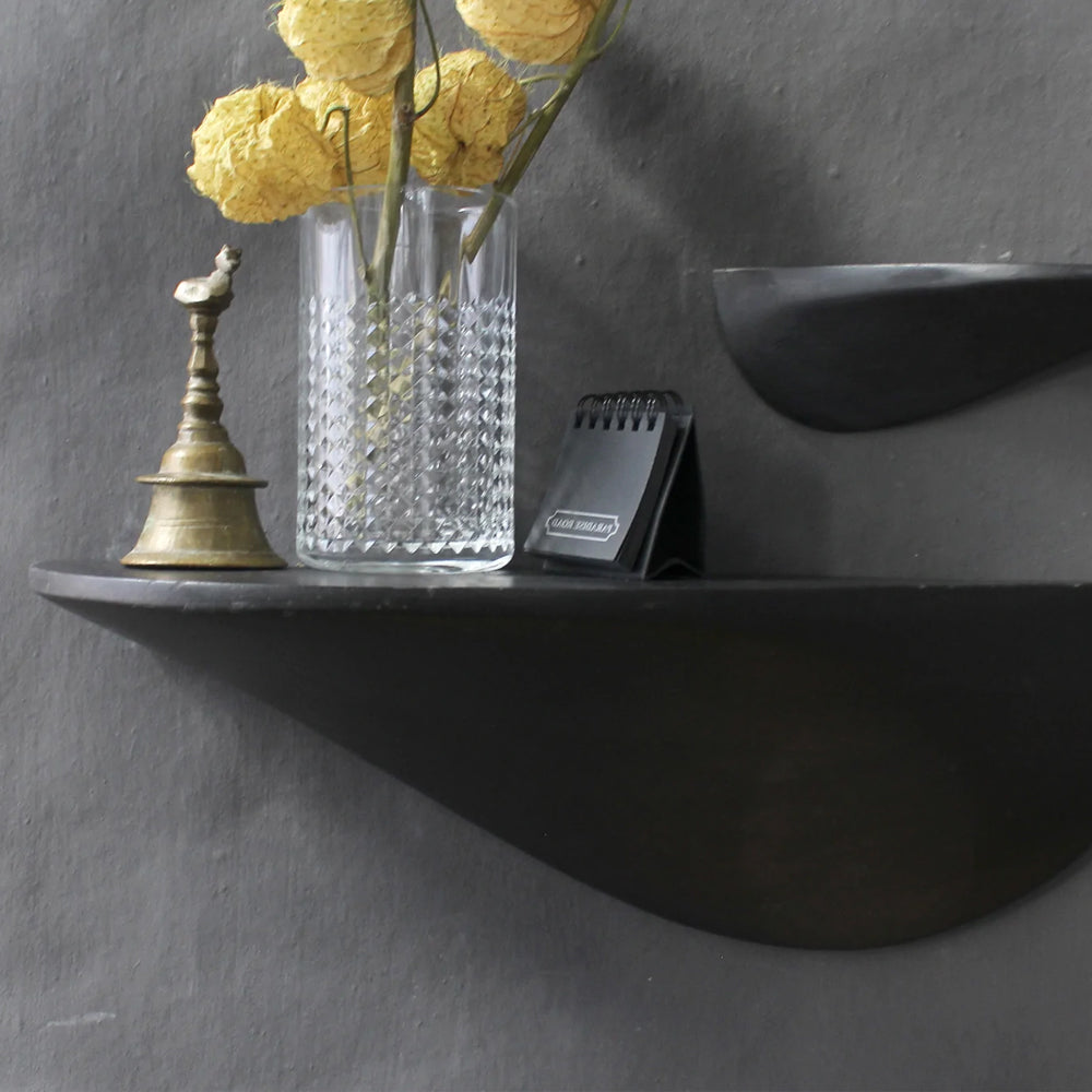 Wandregal aus Beton - Schwarz - Objecto.shop #