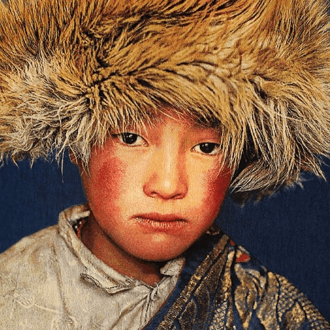 Gobelinbild Tibetan Boy – Blue 125 x 75 cm - Objecto.shop #